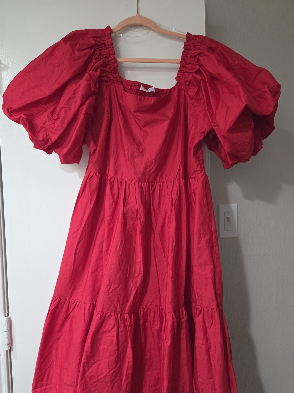Beautiful Puff-Sleeve Red Dress